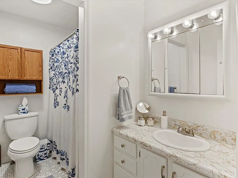 1 Patricia Ln — Photo 8