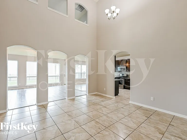 8110 Oahu Ct — Photo 2