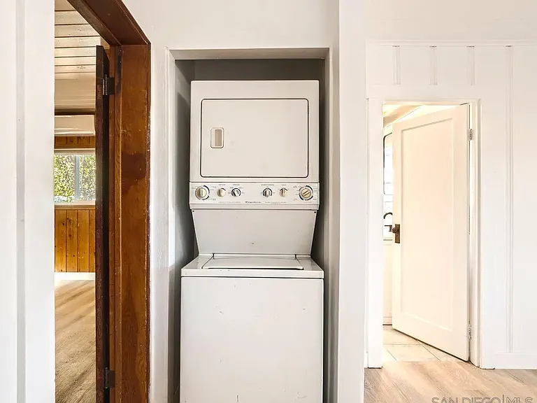 4655 Date Ave — Photo 5