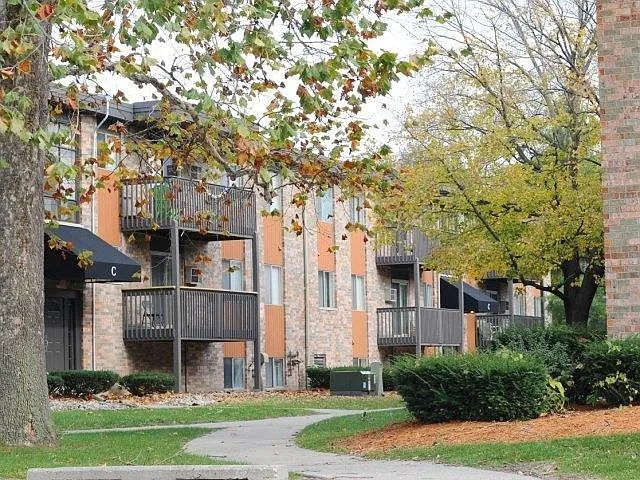 Abbott Pointe Apartments — Photo 27