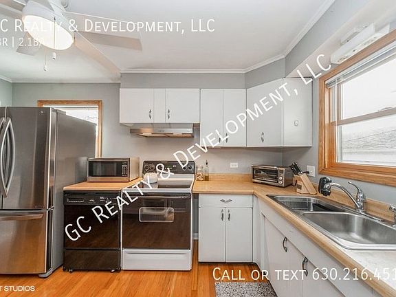 3rd image of 1108 N Beverly Ln