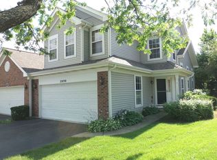 2090 Peach Tree Ln, Algonquin, IL 60102