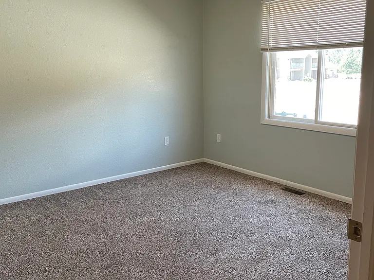 1705 Sanders Dr #D — Photo 8