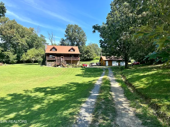 2415 Amanda Ln, Sevierville, TN 37876