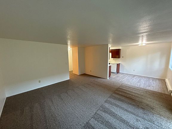 4th image of 3802 Iberis St NE