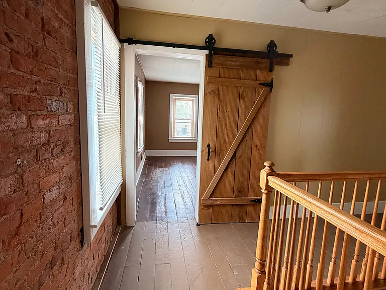 700 W Jefferson St #B — Photo 9