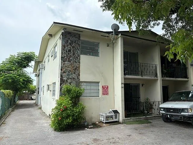 2 bed, 1.0 bath, 6016 sqft, $1,850 — Photo 1
