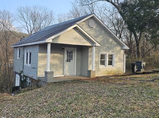 301 Old Viola Rd, McMinnville, TN 37110