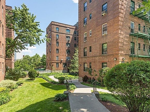 3rd image of 5570 Netherland Ave APT 2D
