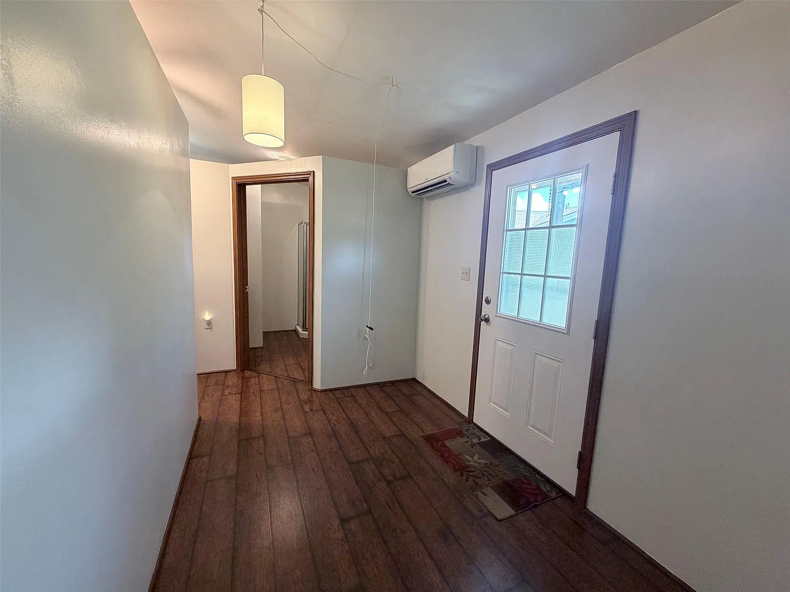 1 bed, 1.0 bath, 696 sqft, $1,250 — Photo 4
