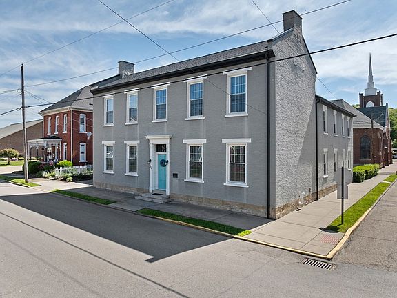 3rd image of 900 Main St