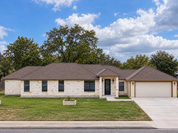 221 N BENSON RD, Uvalde, TX 78801
