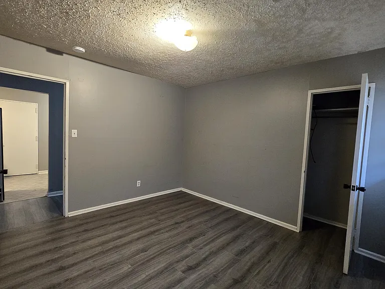776 Kenyon Ave — Photo 14