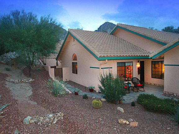 3rd image of 1301 E Stoney Canyon Cir