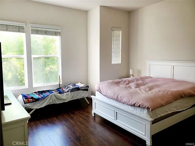 2251 Chaffee St — Photo 3