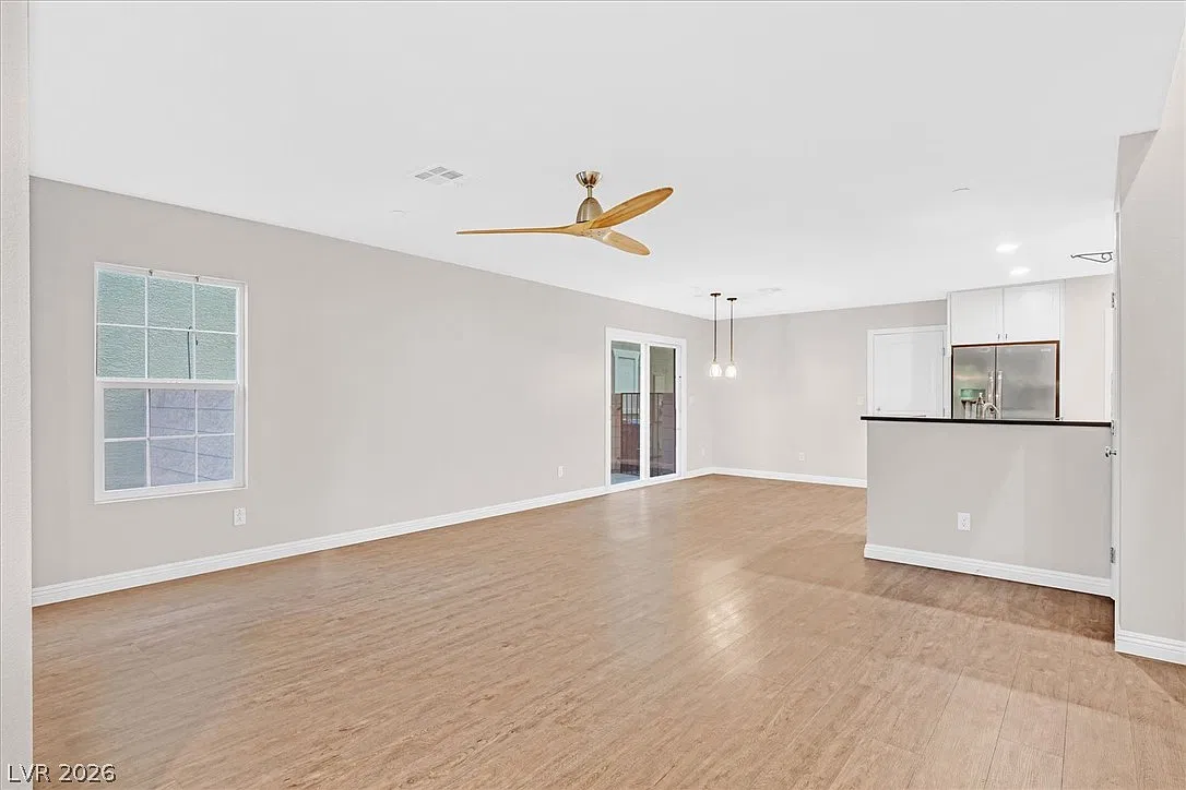 2 bed, 1557 sqft, $2,200 — Photo 3