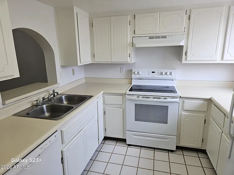 707 W 13th St — Photo 3
