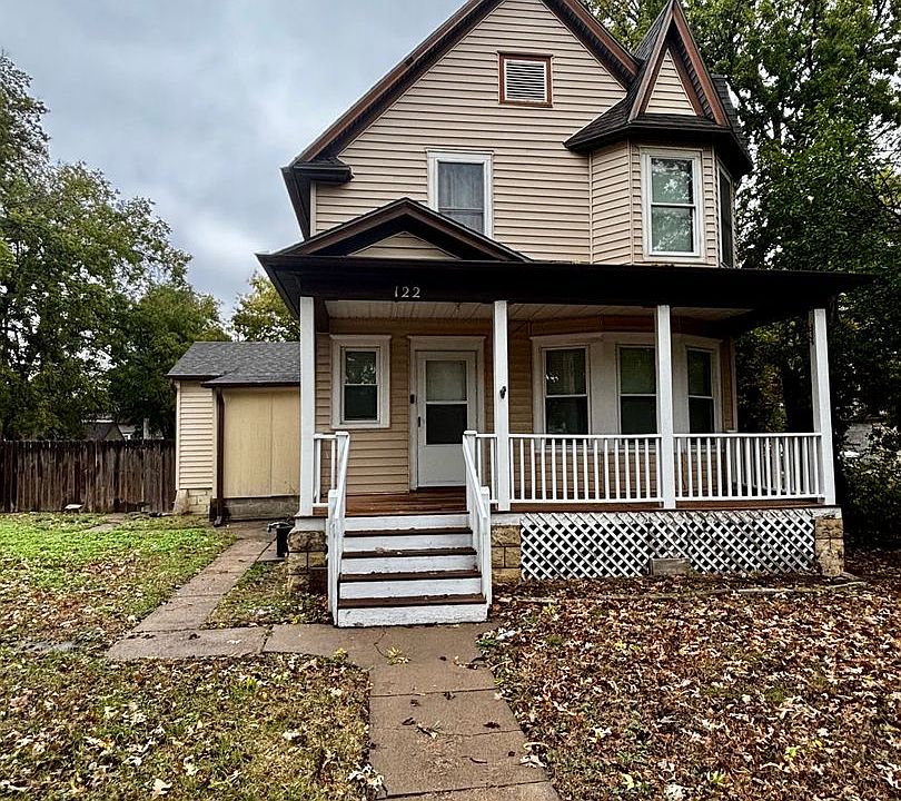 1st image of 122 W 1st St