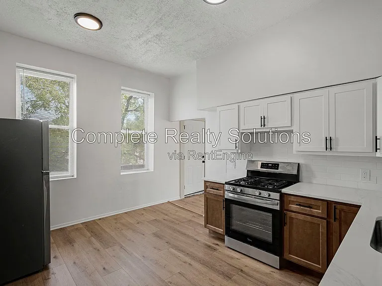 2928 Texas Ave #2F — Photo 10