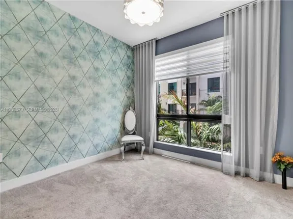 4745 NW 84th Ct, Miami, FL 33166