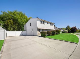 13 Squirrel Lane, Levittown, NY 11756