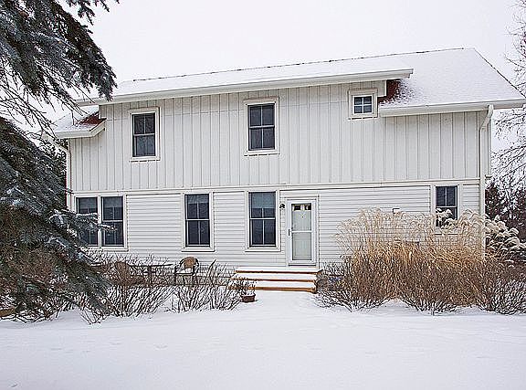 2nd image of 4622 Lilac Ln N
