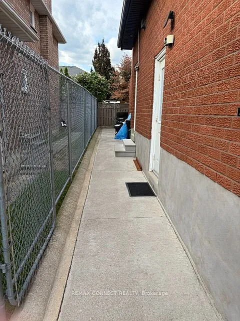 3 bed, $2,400 — Photo 2