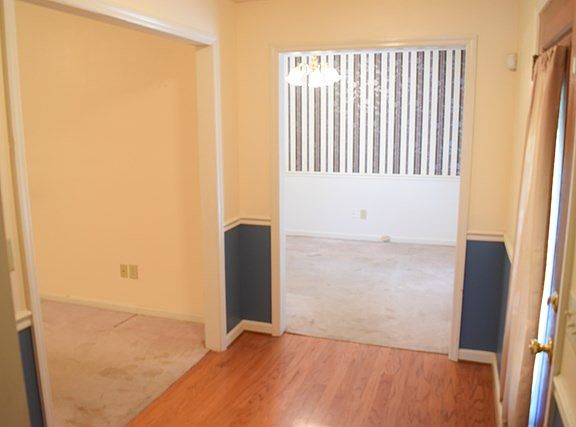 3rd image of 186 Lee Road 500