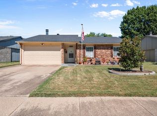 1010 California Trl, Grand Prairie, TX 75052