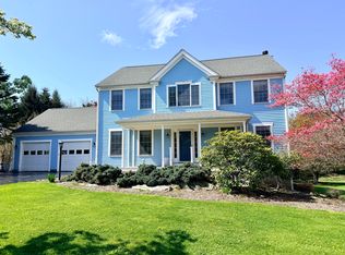 220 Island Dr, Middletown, RI 02842