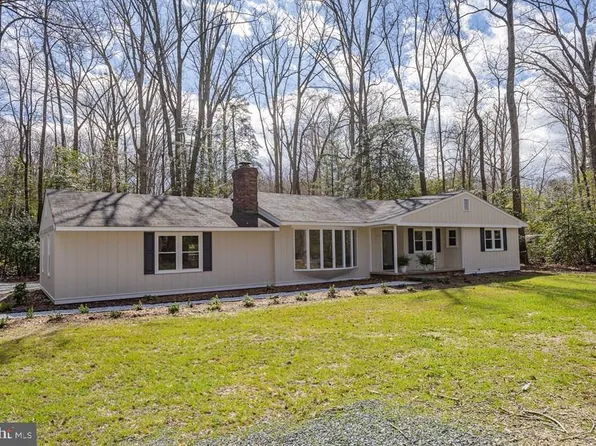 493 Chesapeake Dr, Irvington, VA 22480