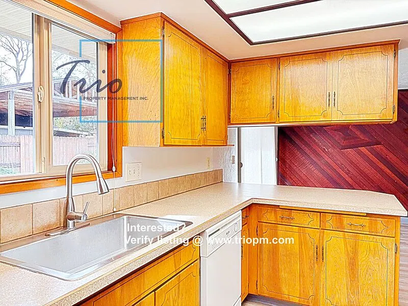 2 bed, 1.0 bath, $1,895 — Photo 4