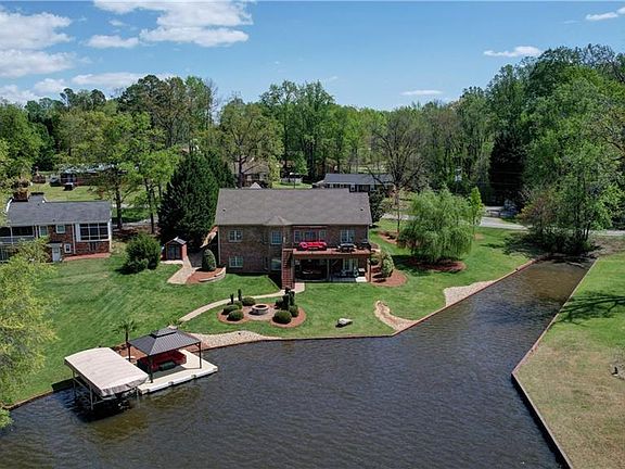 3rd image of 2019 Lynwood Dr