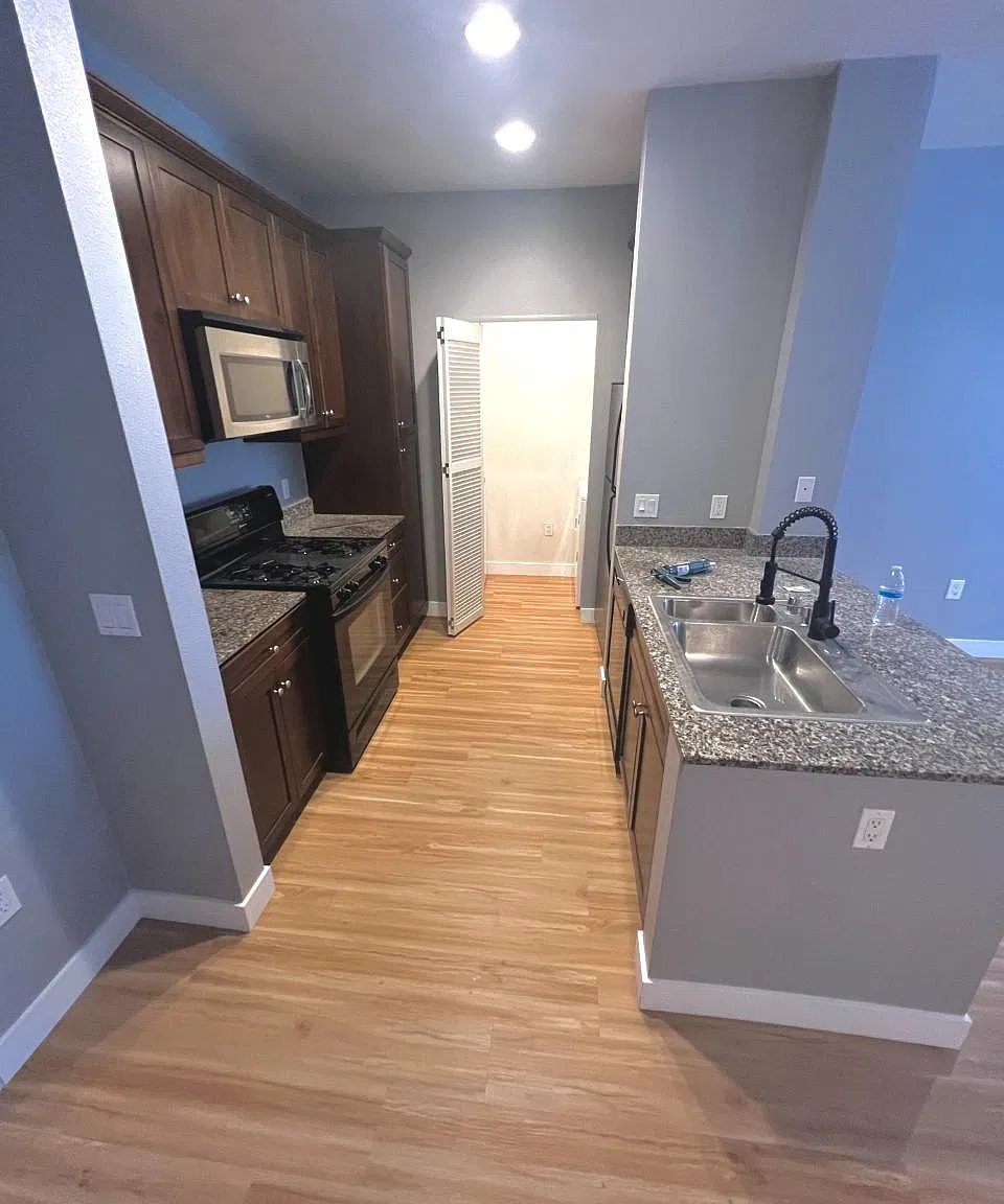 2 bed, 1037 sqft, $3,450 — Photo 3