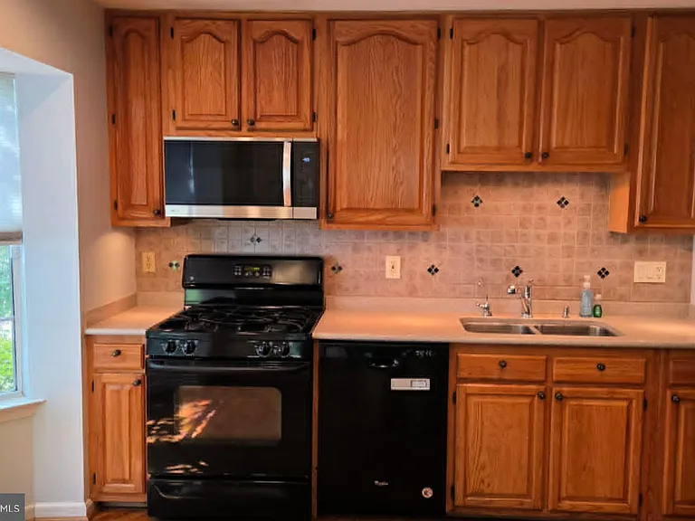 16853 Capon Tree Ln — Photo 5