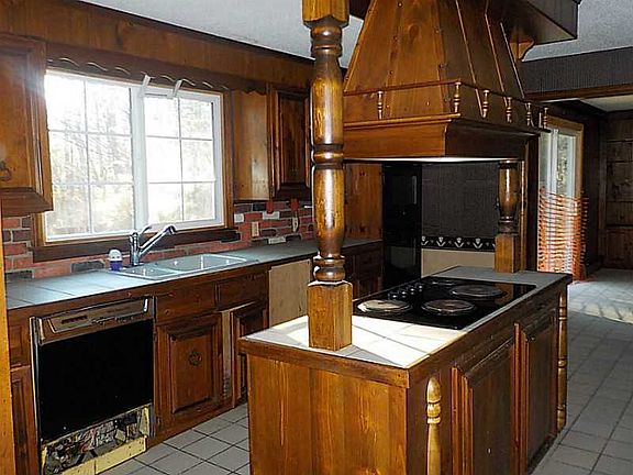 3rd image of 22 Parkview Dr