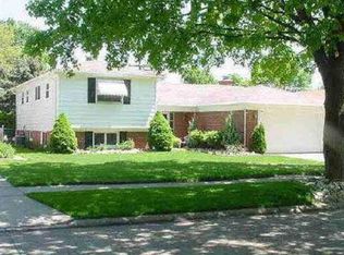 13958 E Blackburn St, Livonia, MI 48154