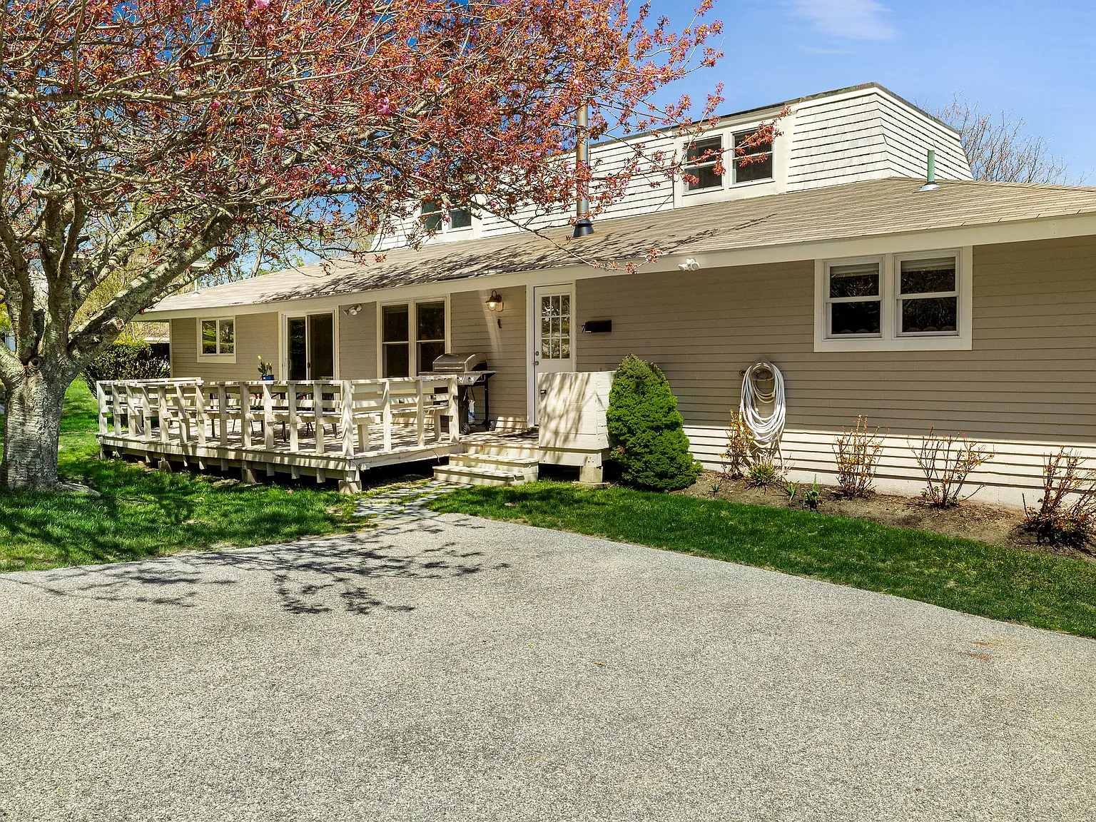 3 bed, 1750 sqft, $8,000 — Photo 1