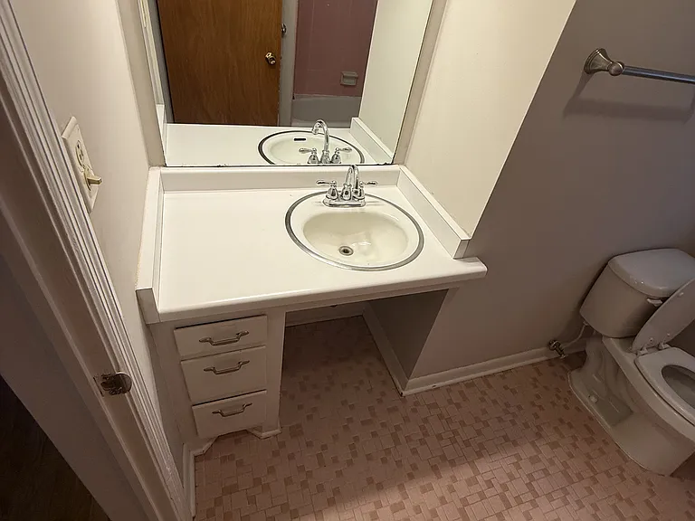 113 Midland Dr — Photo 11