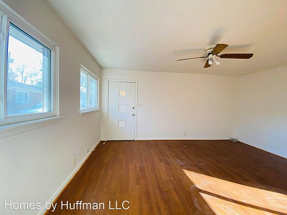 3rd image of 1160 S Lombard Ave
