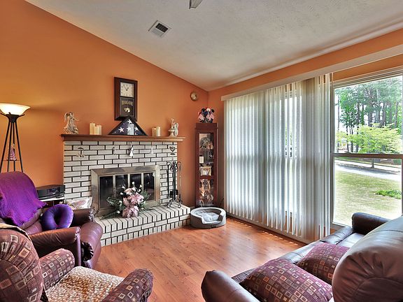 5th image of 601 Brighton Dr