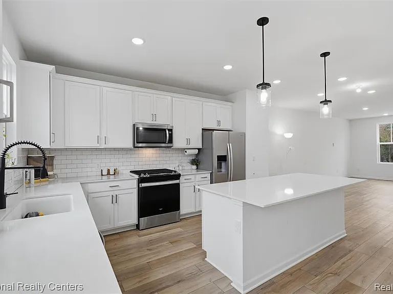 43034 Atwood Ave — Photo 11