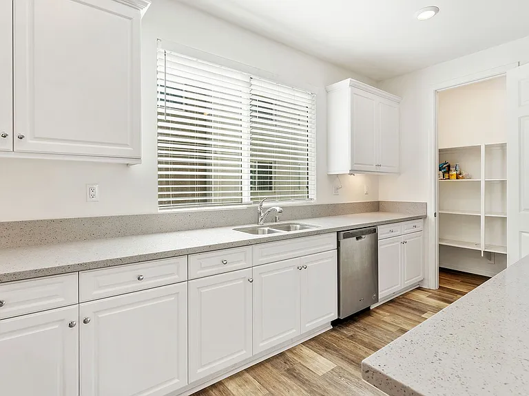 14055 Ruby Ln — Photo 9