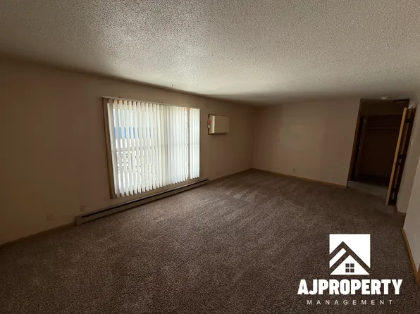 812 Canyon Ave #2, Garretson, SD 57030