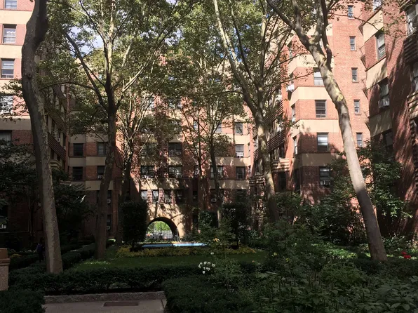 504 Grand Street image 1 of 6