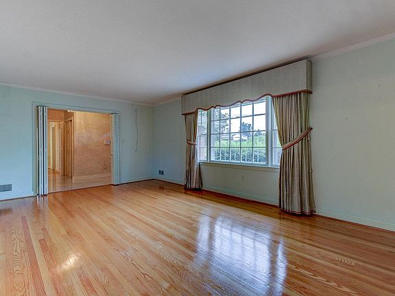 5th image of 7002 Northway Dr NW