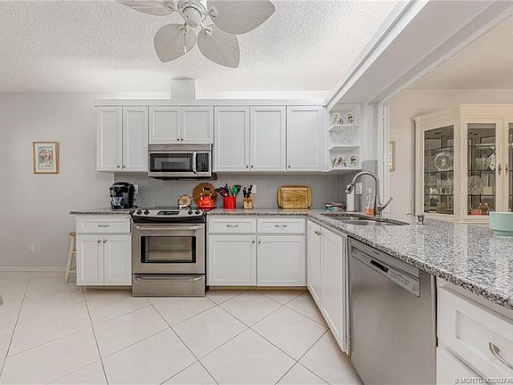 3rd image of 1600 SE Saint Lucie Blvd APT 412