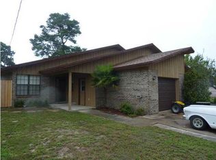 84 Catamaran Ln, Shalimar, FL 32579