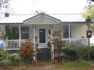 409 N Burrington Ave, Southport, NC 28461