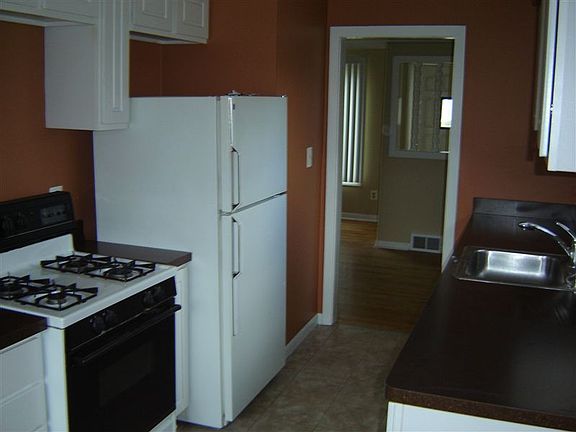24704 Marine - Kitchen II